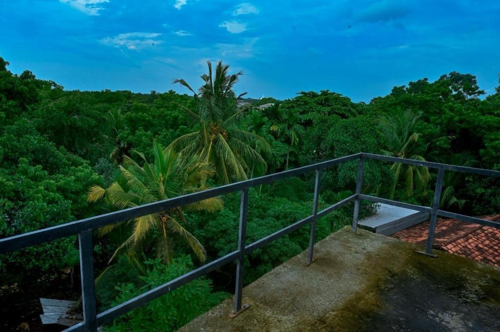 Emerald Home Stay Anuradhapura Exteriör bild