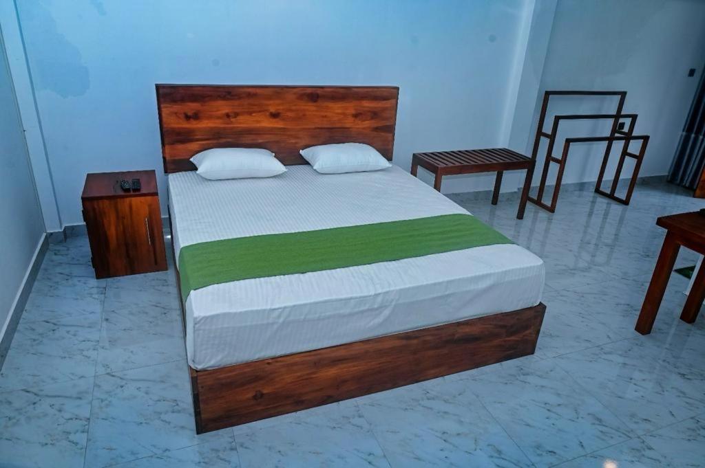 Emerald Home Stay Anuradhapura Exteriör bild